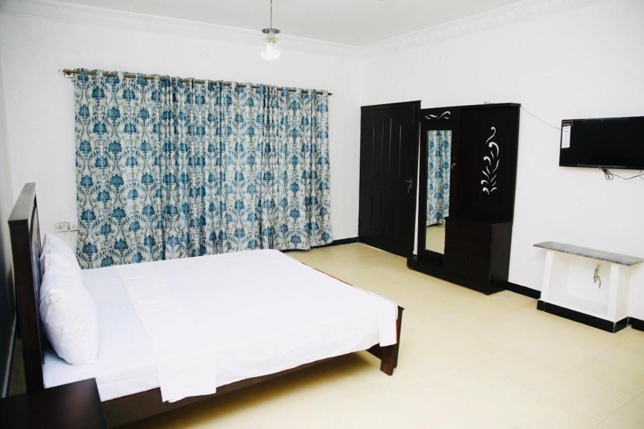 Lux Lounge Guest House Islamabad Exterior foto