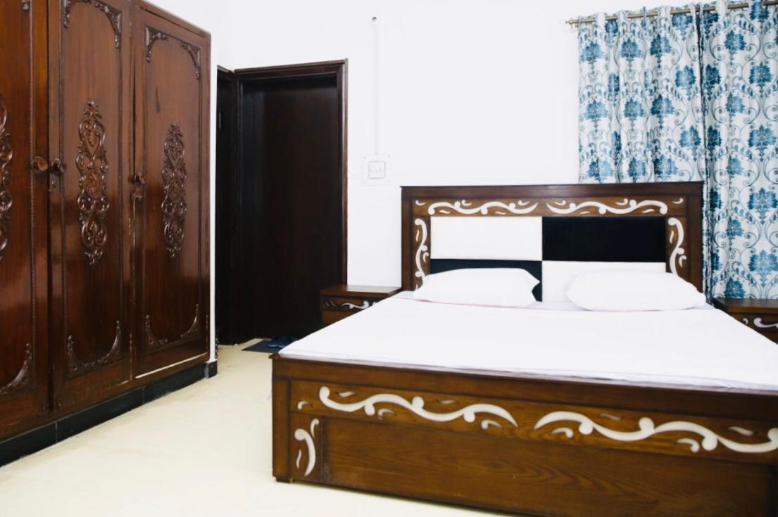 Lux Lounge Guest House Islamabad Exterior foto