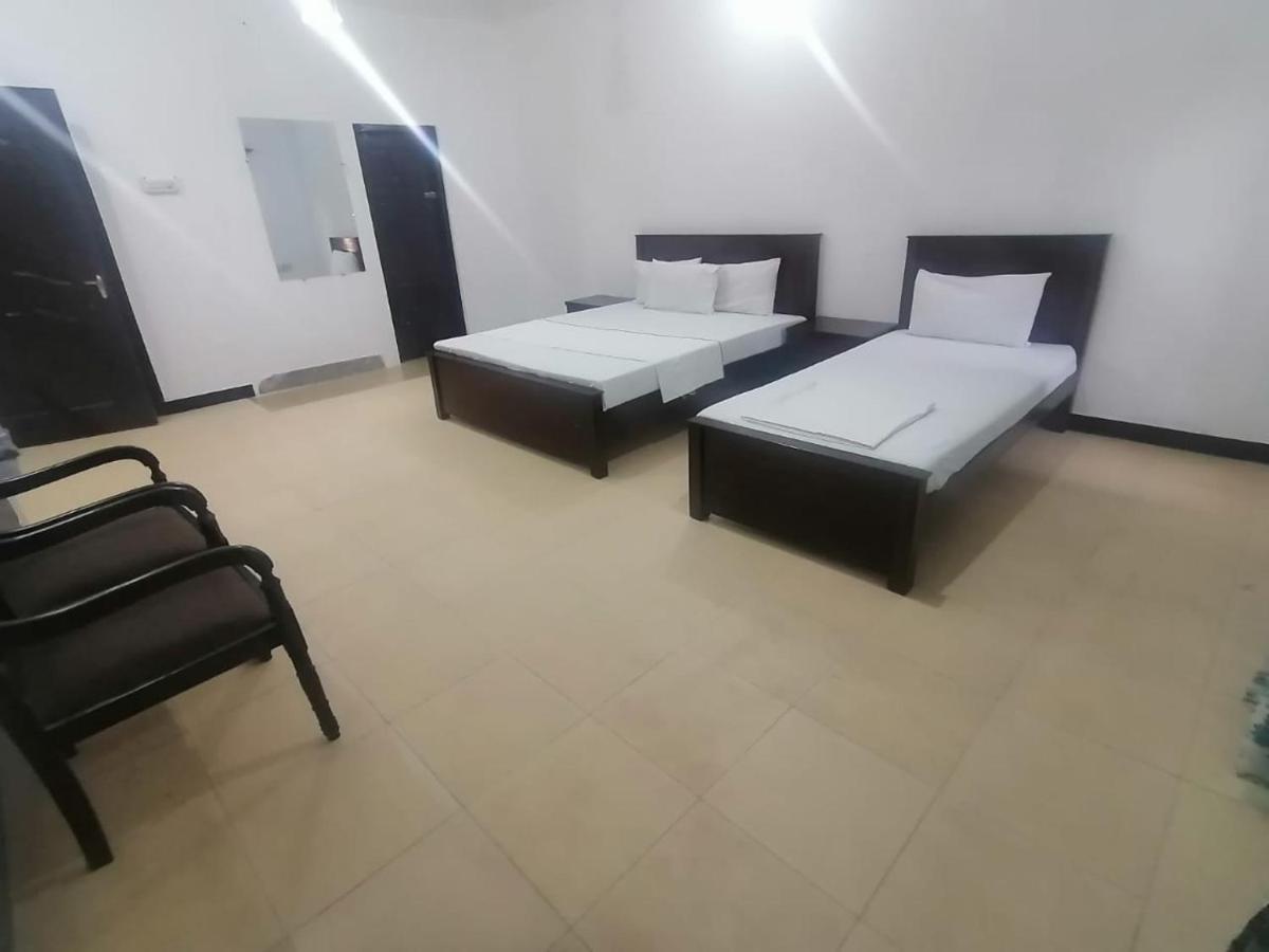 Lux Lounge Guest House Islamabad Exterior foto