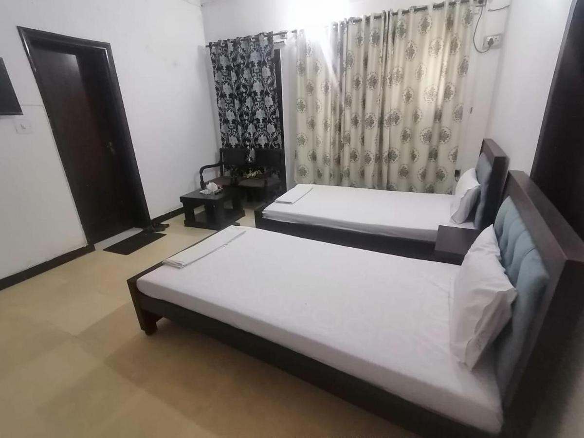 Lux Lounge Guest House Islamabad Exterior foto