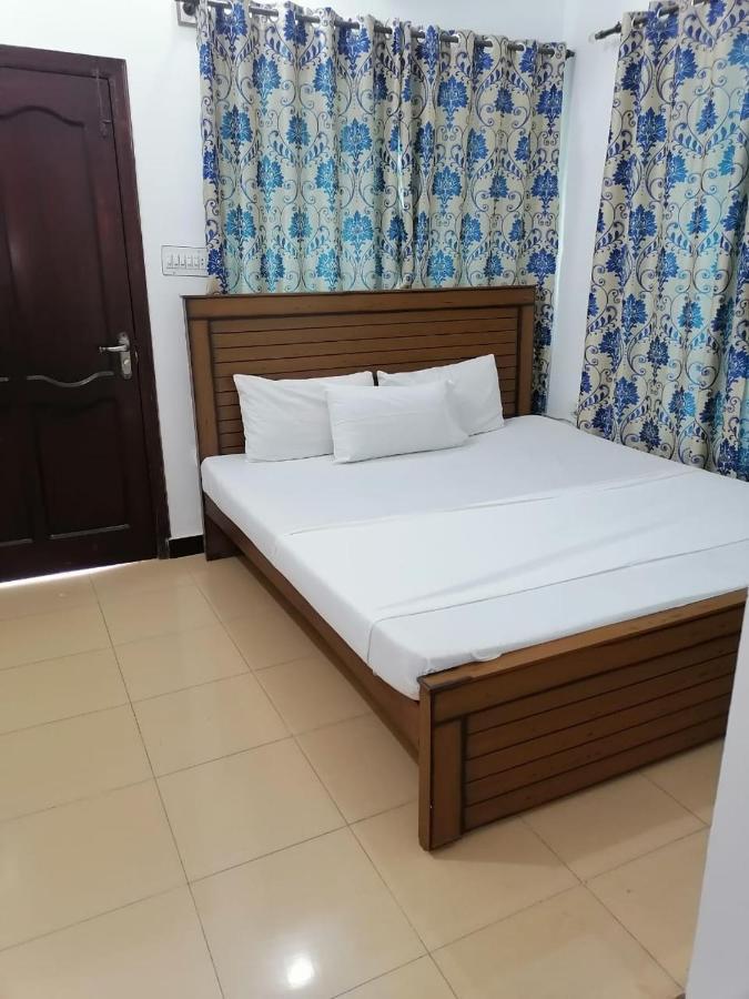 Lux Lounge Guest House Islamabad Exterior foto